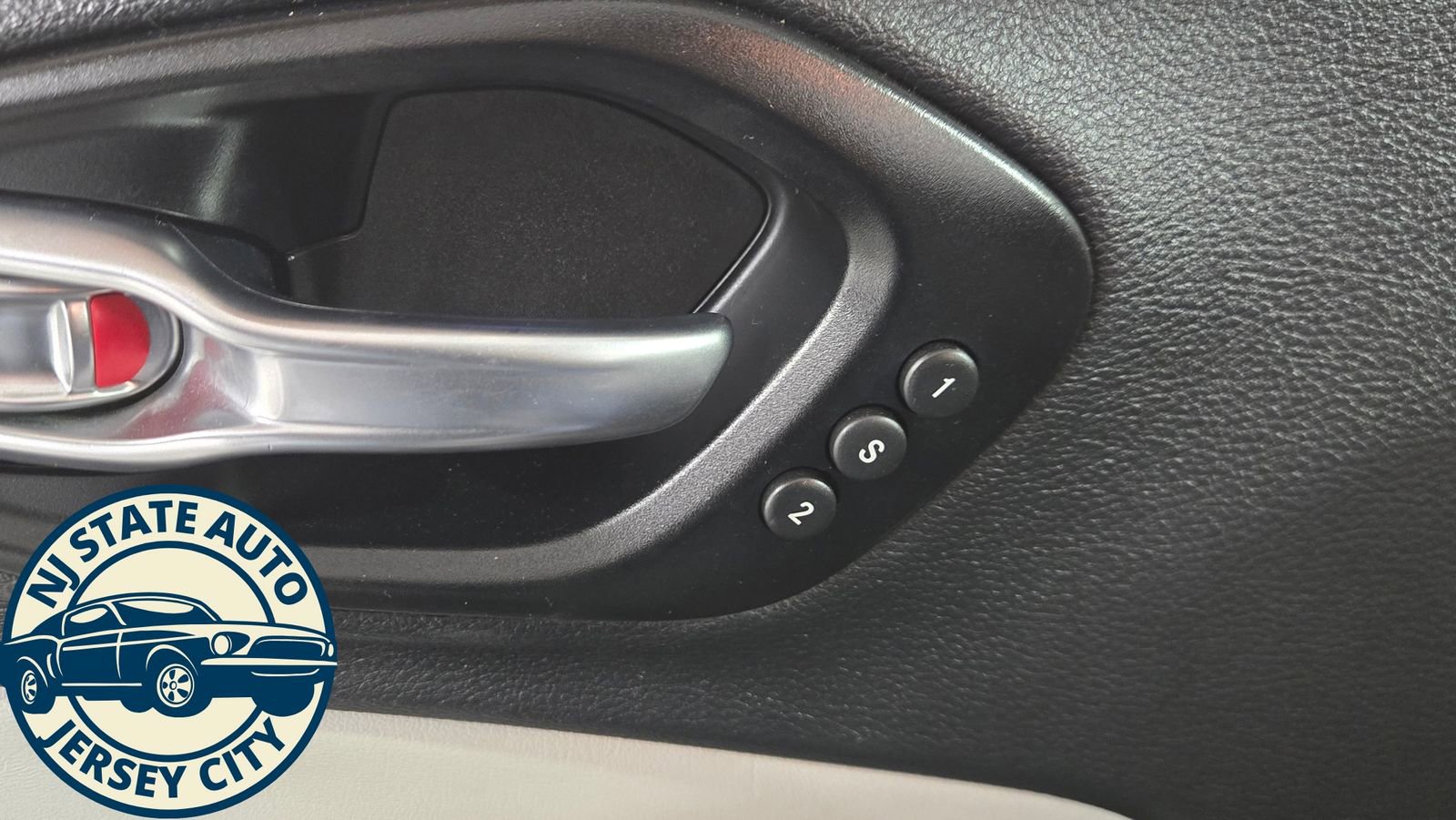 Used 2021 Jeep Cherokee Limited image 27