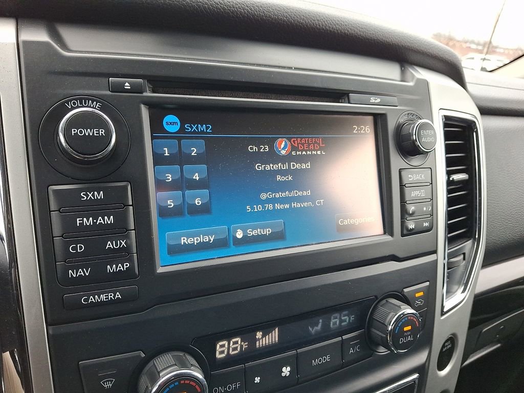 Used 2017 Nissan Titan SV image 18