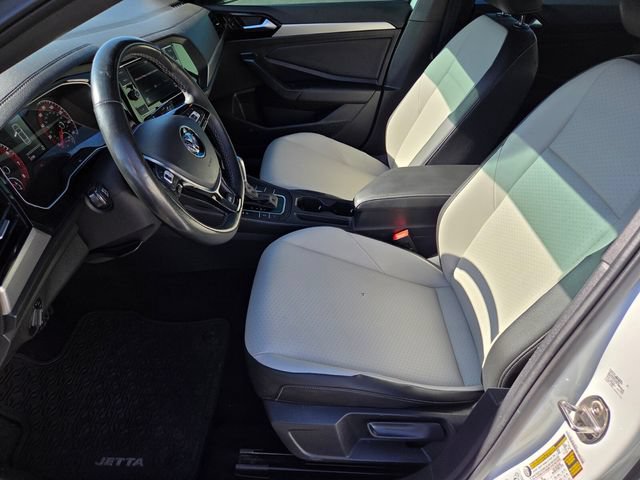 Used 2019 Volkswagen Jetta R-Line w/ R-Line Cold Weather Package FWD image 10