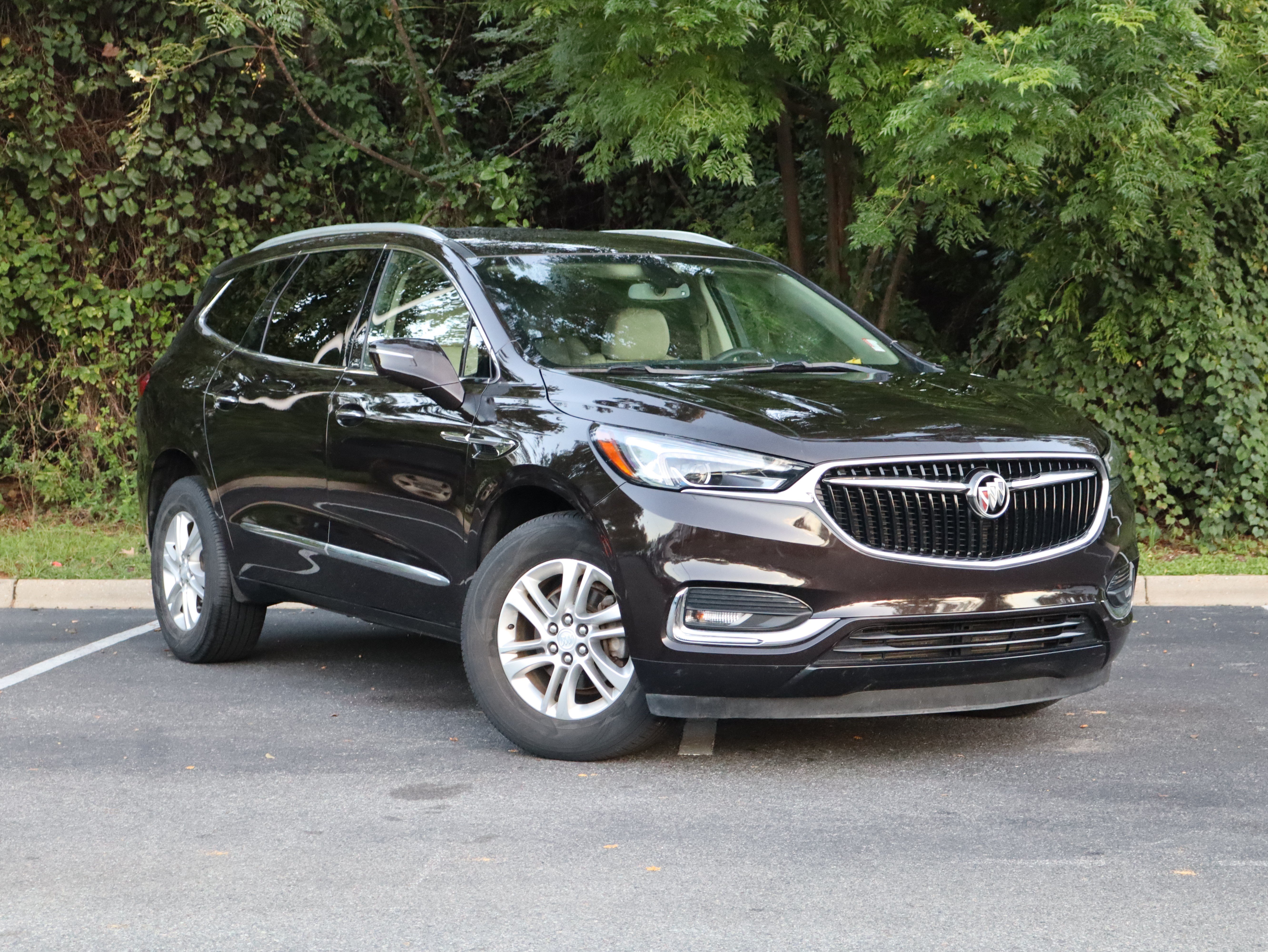 Used 2019 Buick Enclave Essence FWD image 2