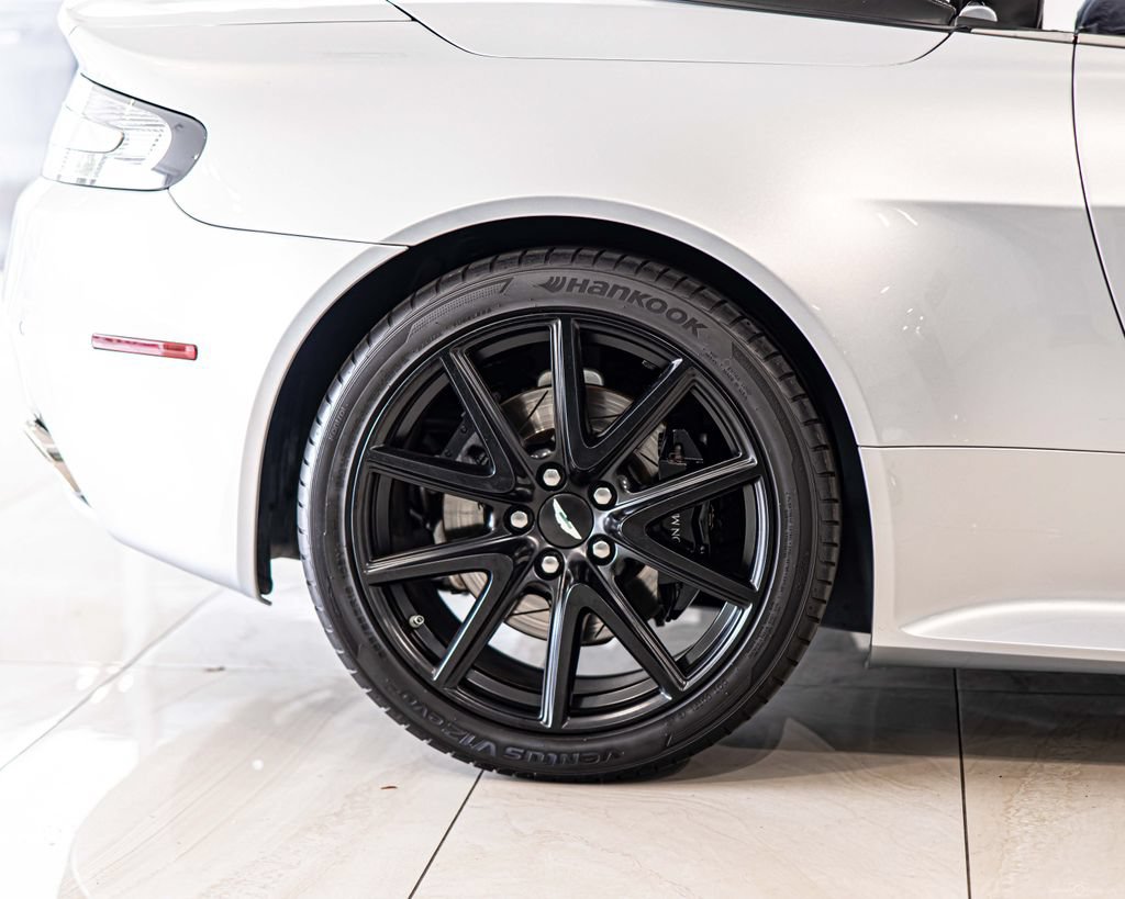 Used 2011 Aston Martin V8 Vantage S RWD image 11