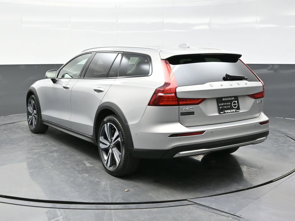 Used 2025 Volvo V60 B5 Cross Country Plus AWD/4WD image 5