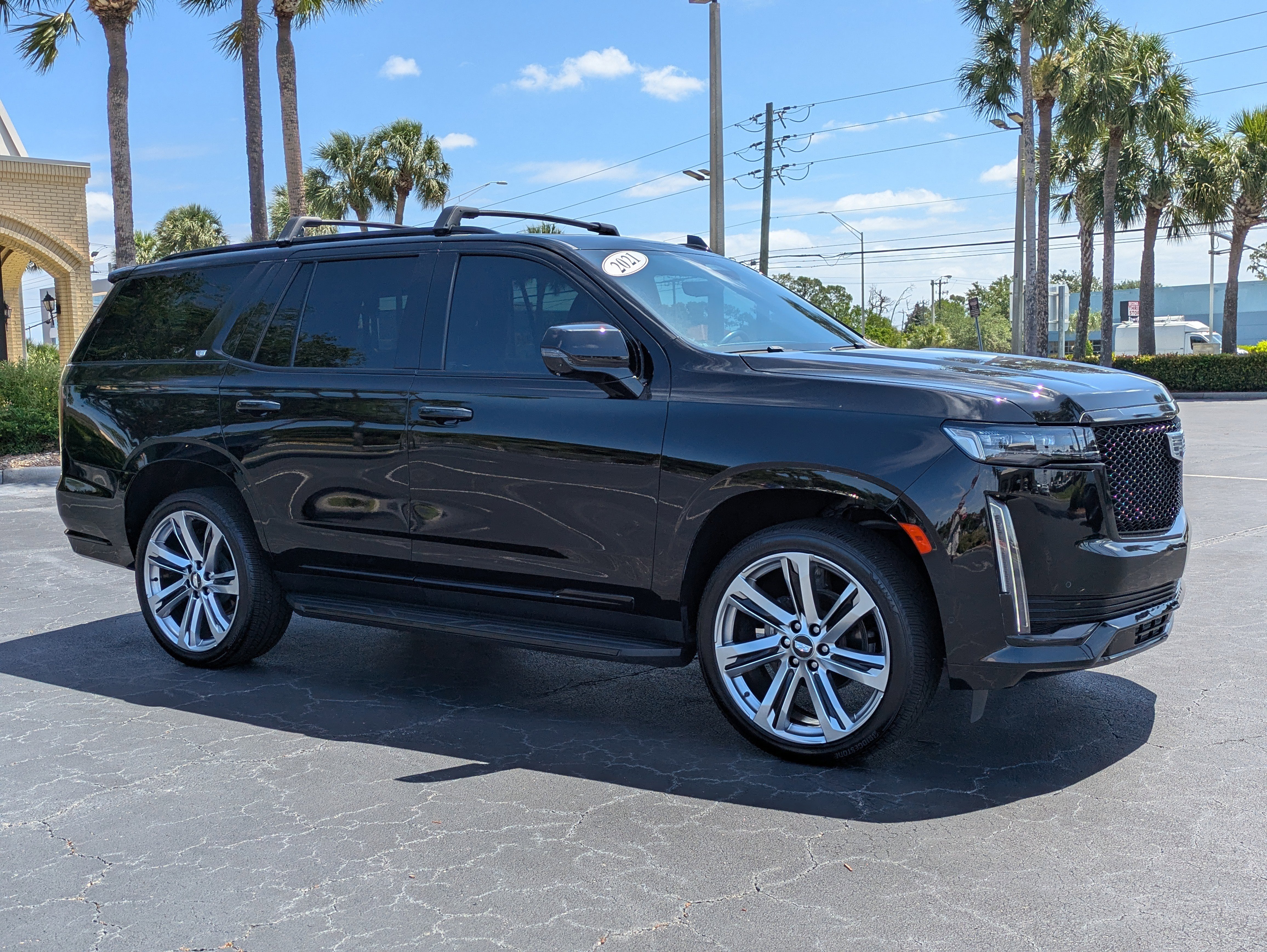 Used 2021 Cadillac Escalade Premium Luxury w/ LPO, Radiant Package AWD/4WD image 7