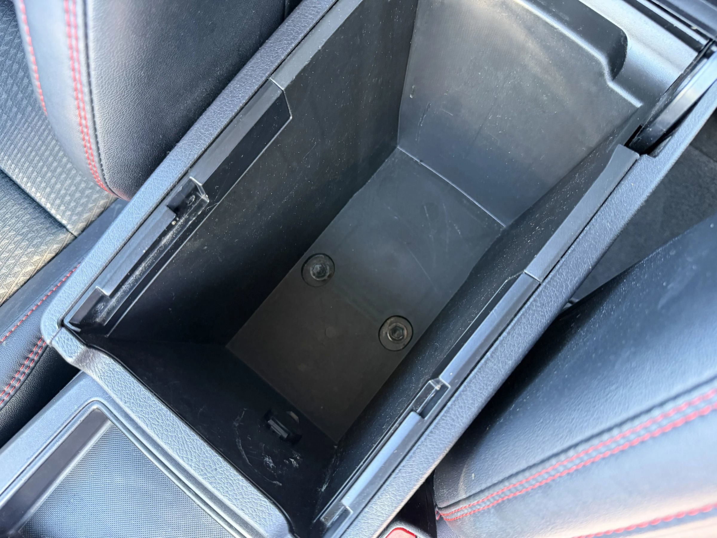 Used 2015 Toyota Camry SE FWD image 30