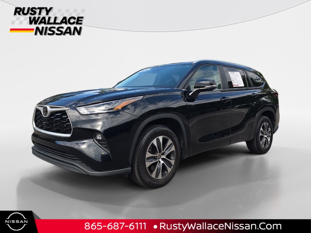 Used 2024 Toyota Highlander XLE image 1