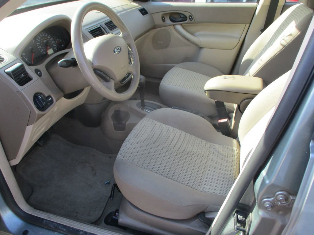 Used 2006 Ford Focus ZX4 Sedan image 12