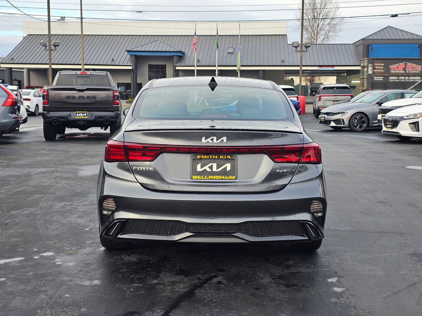 Used 2022 Kia Forte GT-Line w/ GT-Line Premium Package image 4