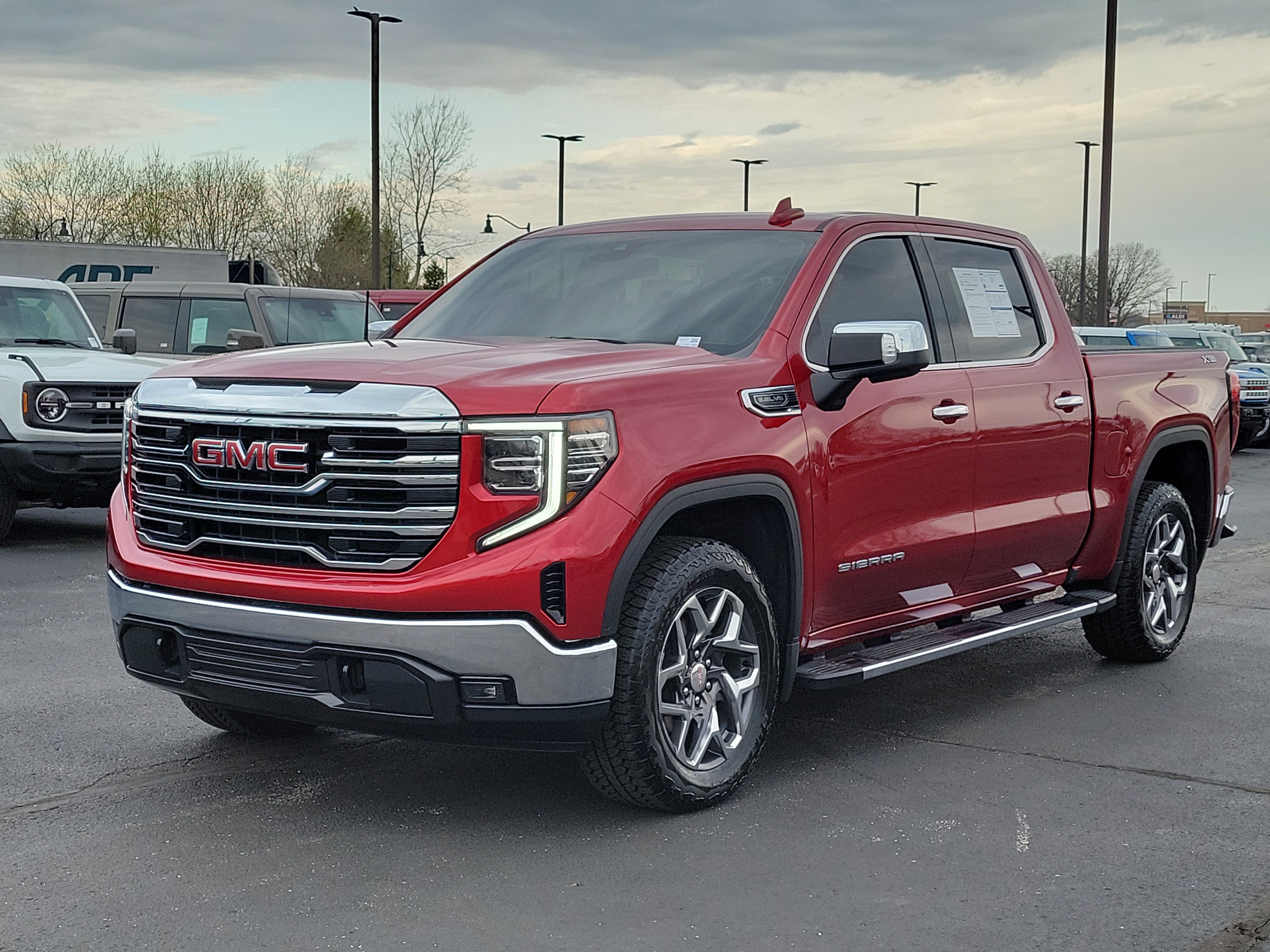 Used 2024 GMC Sierra 1500 SLT w/ SLT Premium Package image 1