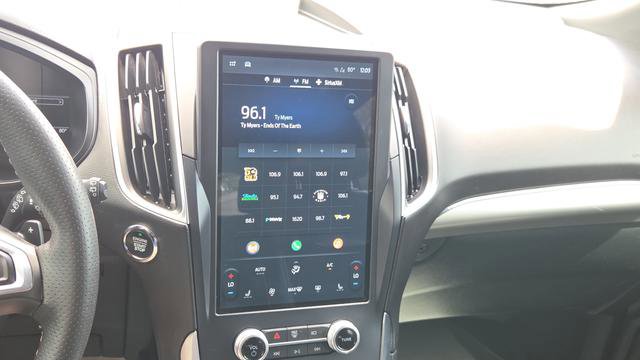 Used 2023 Ford Edge ST image 11