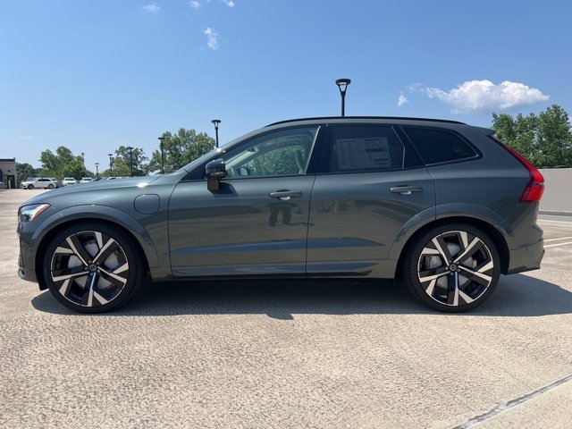 New 2026 Volvo XC60 T8 Ultra image 4