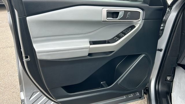 Certified 2022 Ford Explorer XLT w/ Equipment Group 202A image 18