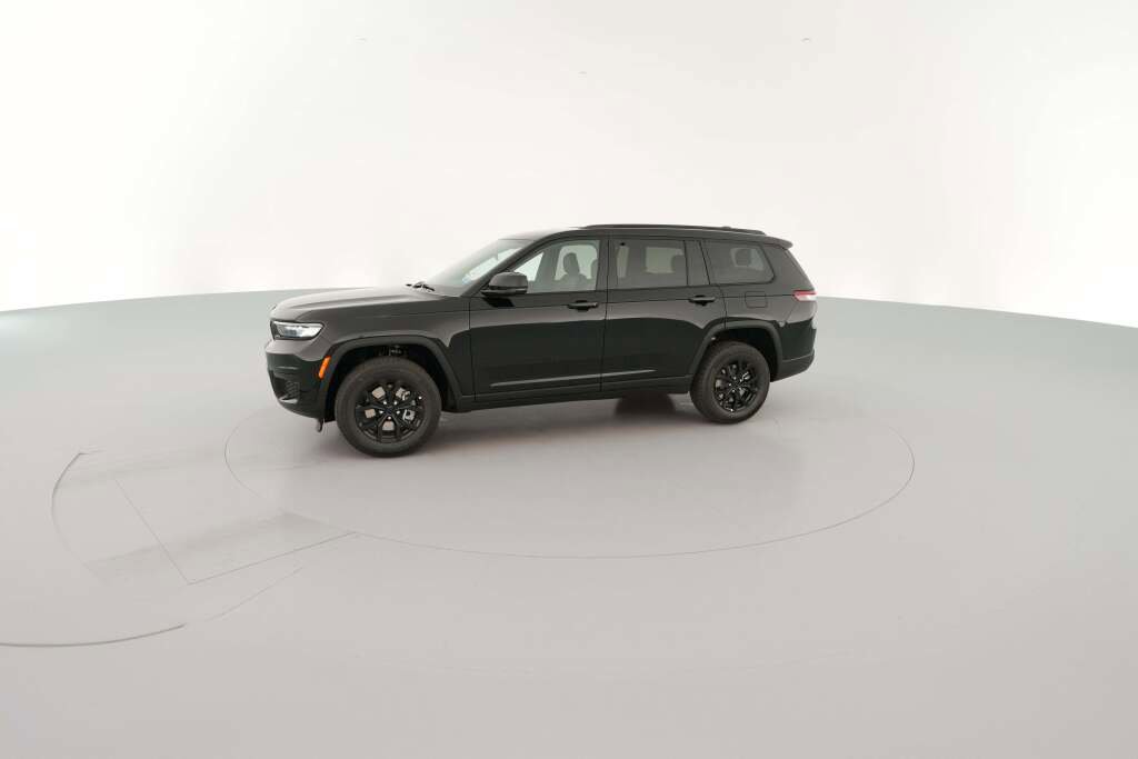 New 2025 Jeep Grand Cherokee L Laredo image 5
