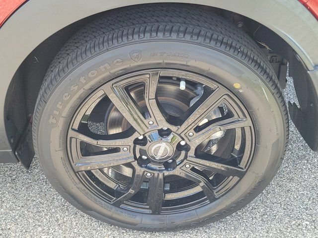 Certified 2023 Nissan Kicks SR w/ SR Premium Package FWD image 9