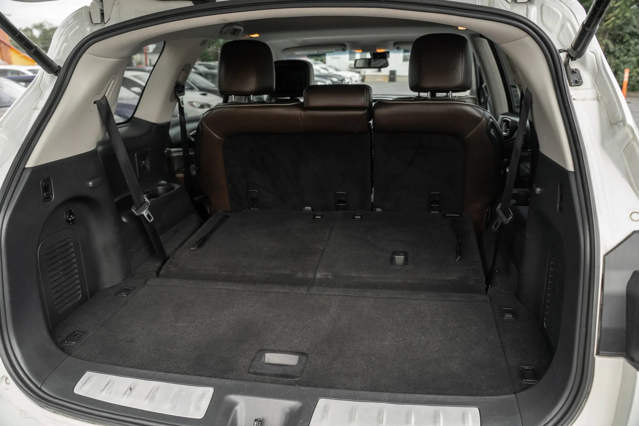 Used 2016 INFINITI QX60 Luxe w/ Premium Plus Package AWD/4WD image 11