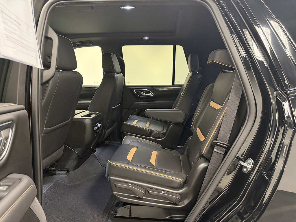 Used 2023 GMC Yukon AT4 w/ AT4 Premium Package AWD/4WD image 17