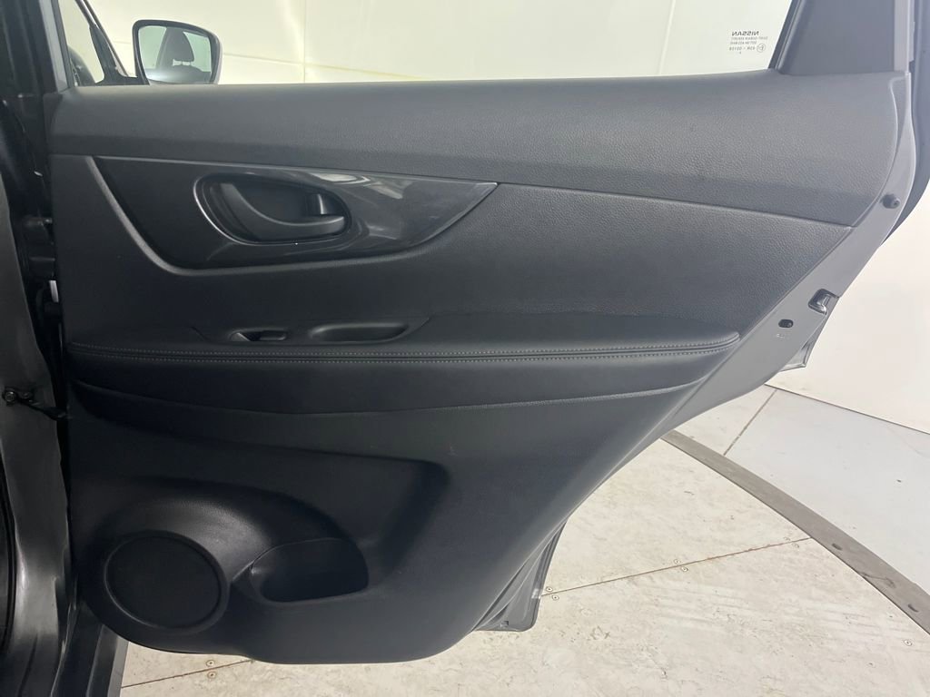 Used 2019 Nissan Rogue S image 29