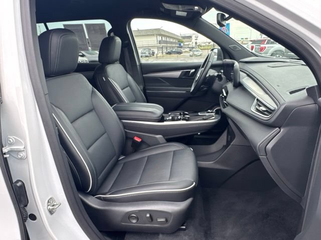 Used 2025 Buick Enclave Preferred AWD/4WD image 20
