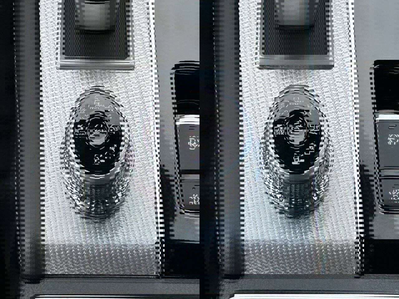 New 2026 Nissan Rogue Platinum image 25