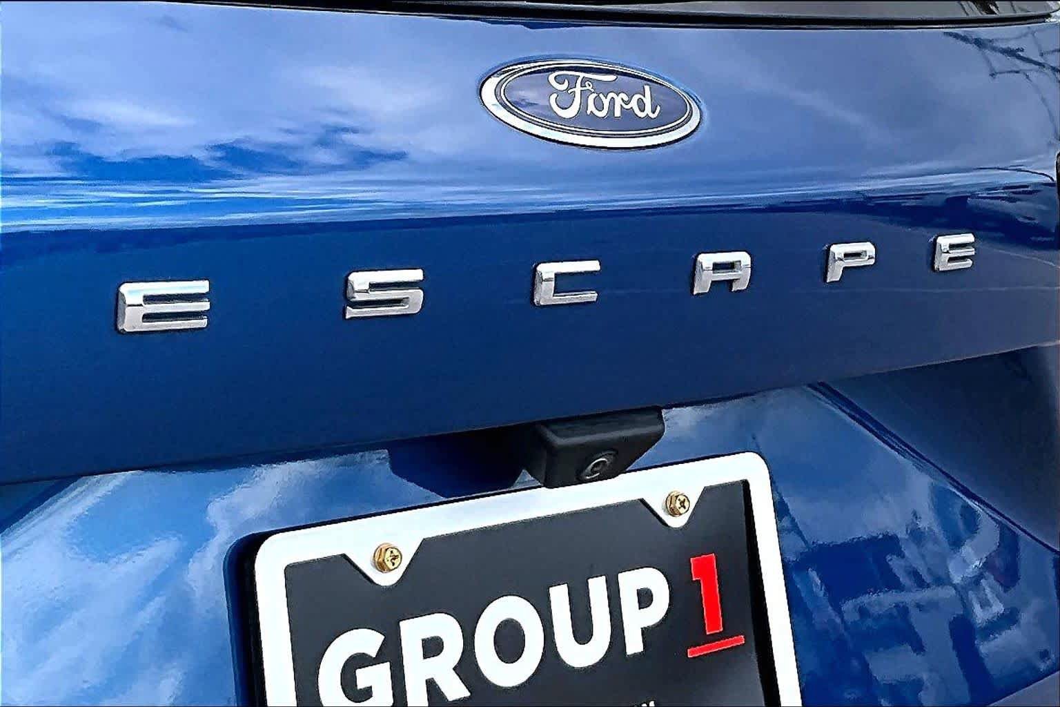 Used 2022 Ford Escape SE w/ SE Sport Appearance Package AWD/4WD image 10