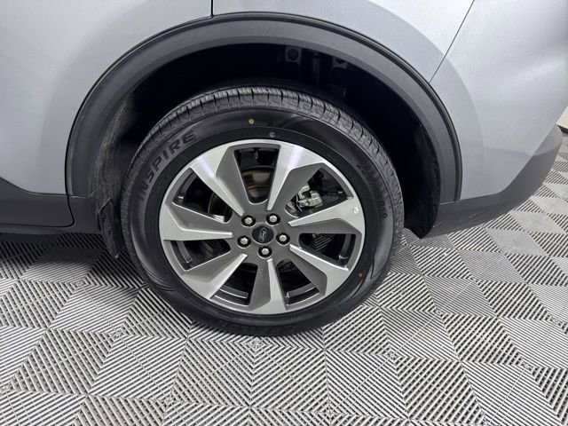 Used 2024 Ford Escape Platinum image 11