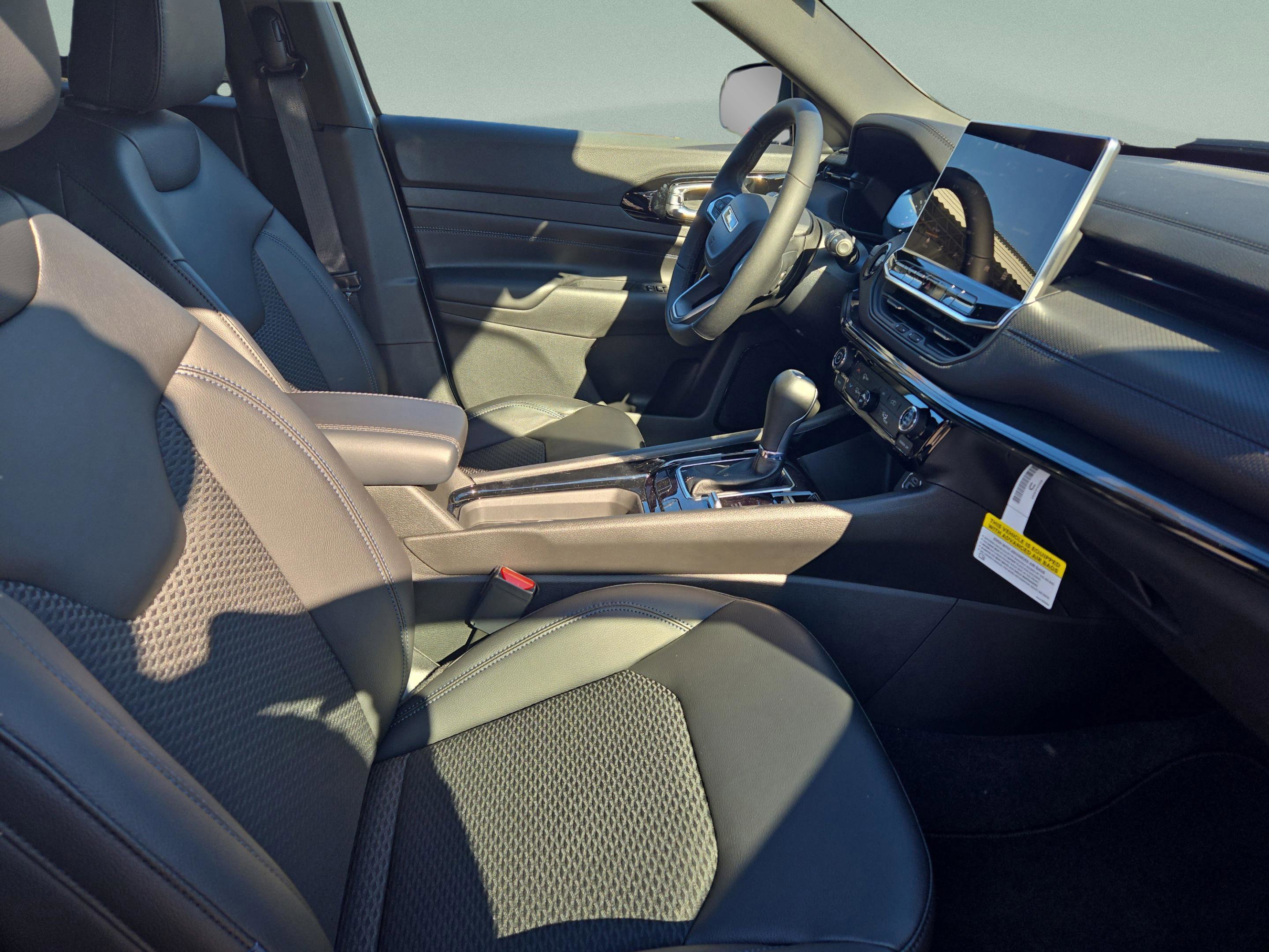 New 2026 Jeep Compass Latitude AWD/4WD image 16