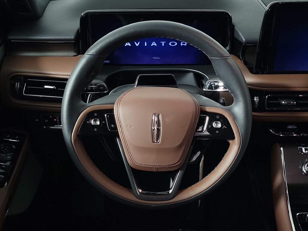 New 2027 Lincoln Aviator Reserve w/ Luxury Package RWD image 11