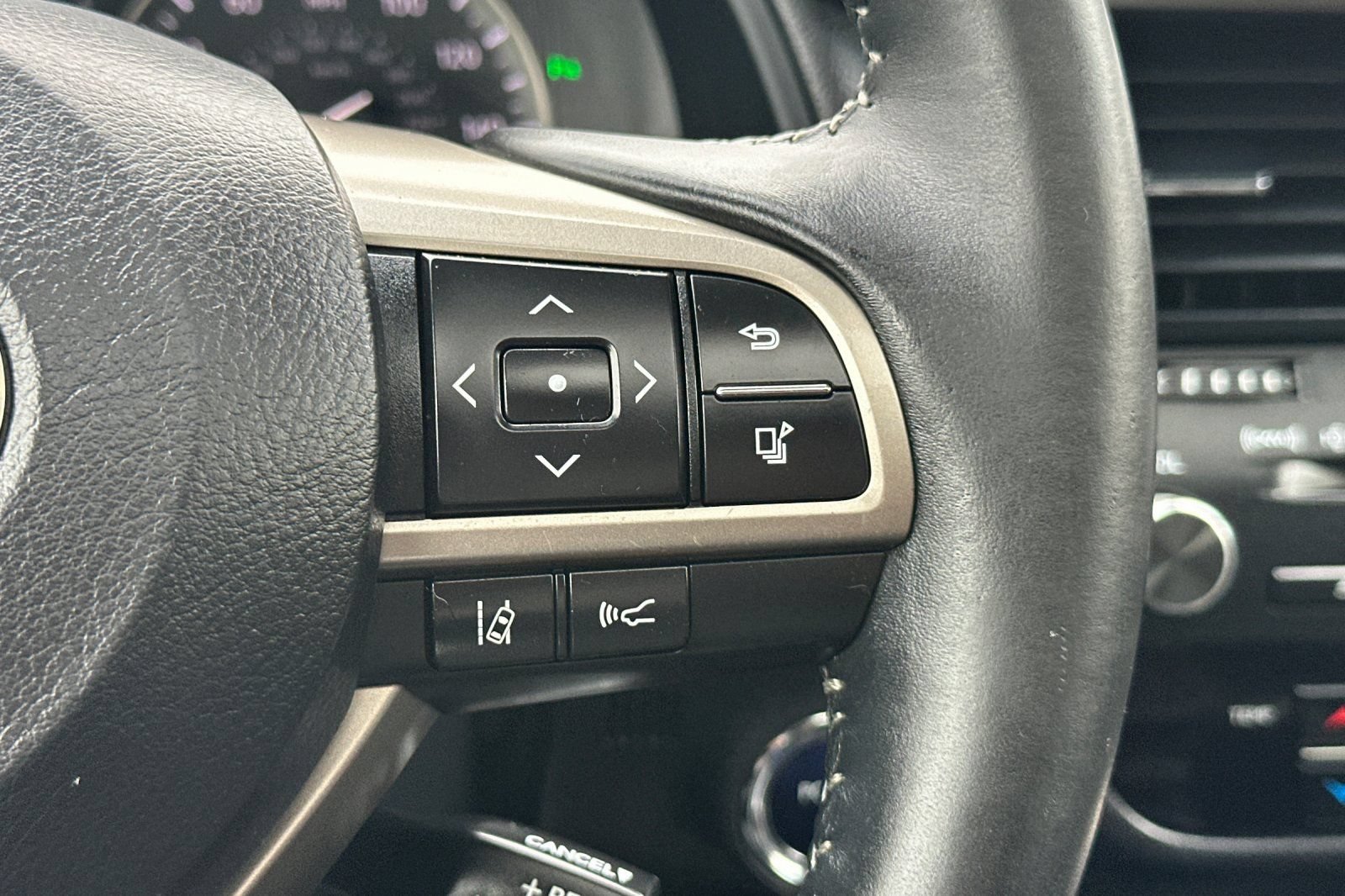 Used 2017 Lexus RX 450h AWD w/ Cold Weather Package image 30