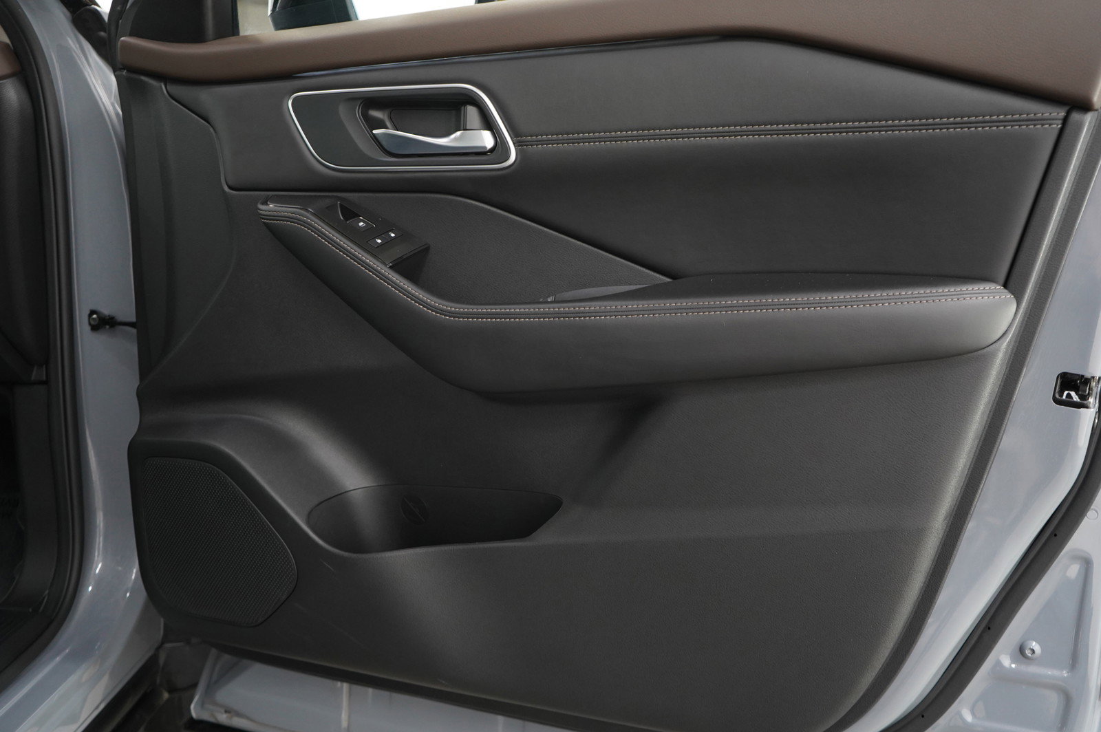 Used 2022 Nissan Rogue Platinum image 9