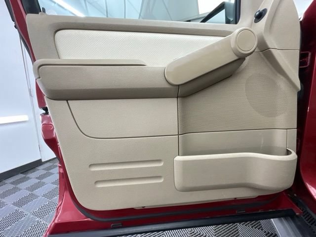 Used 2010 Mercury Mountaineer AWD image 12