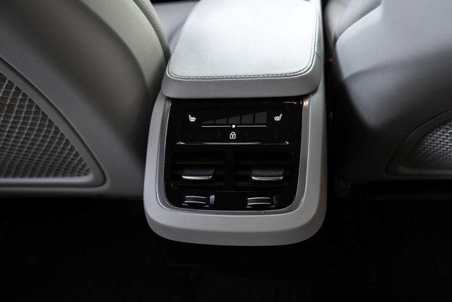 Used 2023 Volvo XC90 B6 Plus w/ Protection Package AWD/4WD image 34
