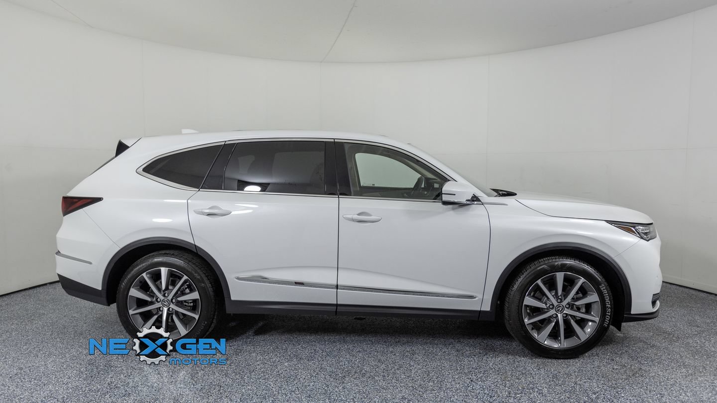 Used 2025 Acura MDX SH-AWD w/ Technology Package image 8