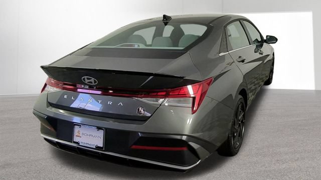 New 2026 Hyundai Elantra SEL Sport Premium FWD image 8