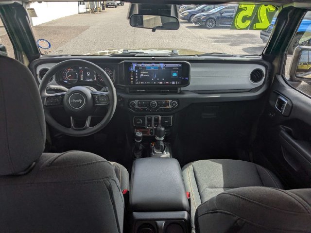 Used 2025 Jeep Wrangler Sport AWD/4WD image 15