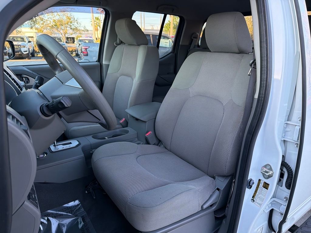 Used 2020 Nissan Frontier SV w/ Midnight Edition Floor Mats image 29