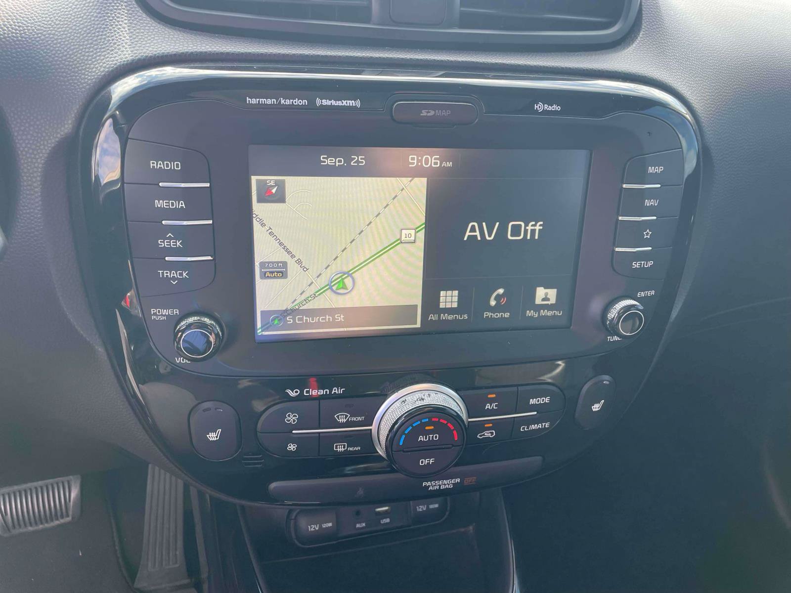 Used 2018 Kia Soul ! w/ Tech Package FWD image 17