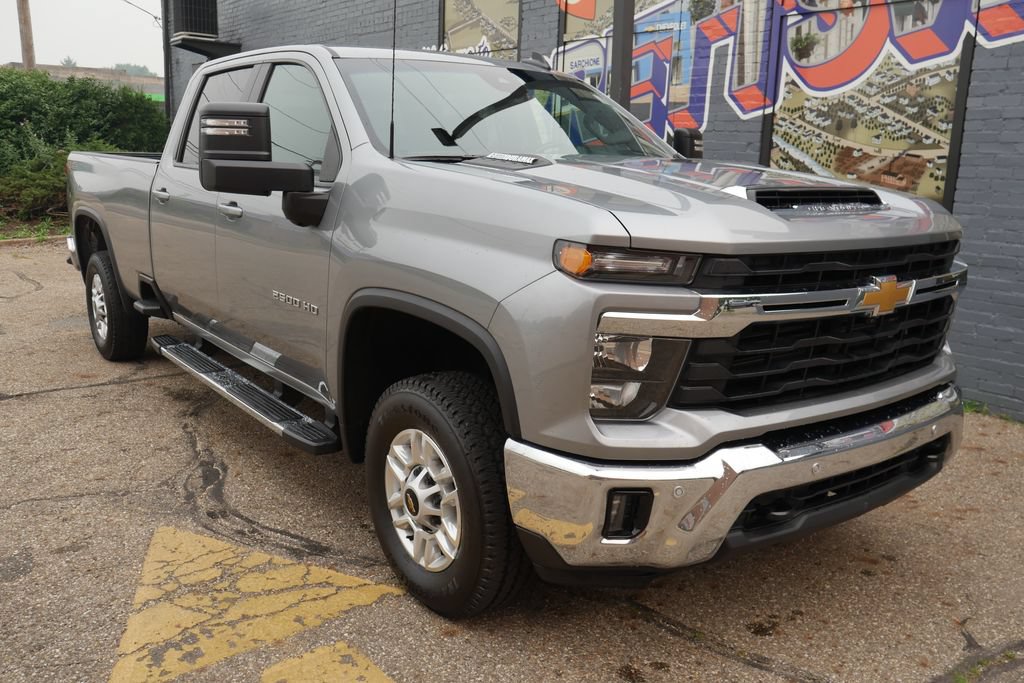 Used 2025 Chevrolet Silverado 2500 LT w/ Safety Package AWD/4WD image 37