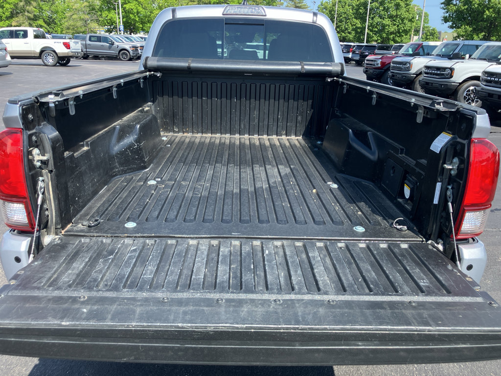 Used 2019 Toyota Tacoma TRD Off-Road w/ Technology Package AWD/4WD image 8