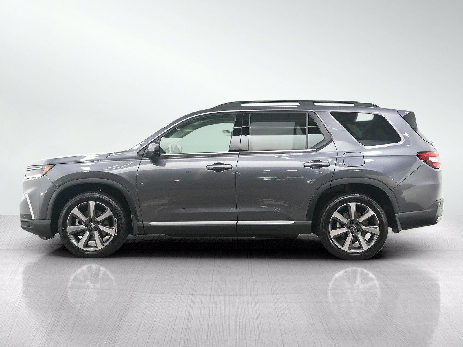 Used 2024 Honda Pilot Elite image 2