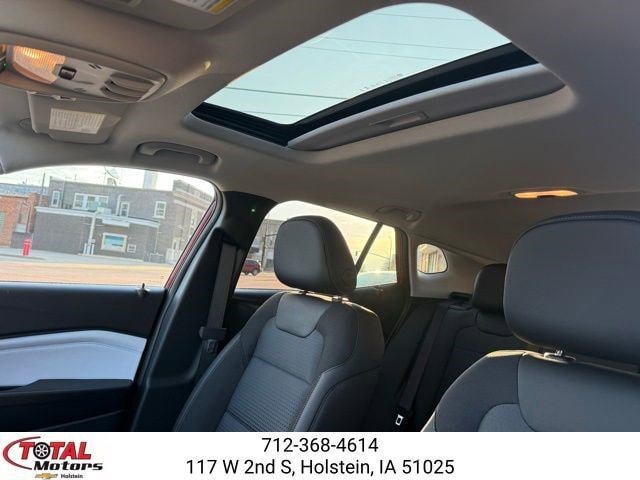 New 2026 Chevrolet Trax LT w/ Sunroof Package FWD image 27