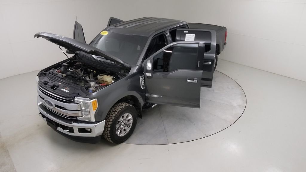 Used 2017 Ford F350 Lariat w/ Chrome Package image 59