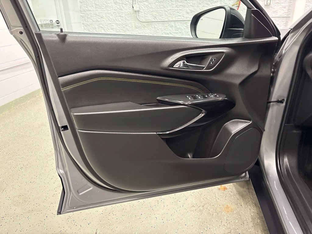 Used 2024 Chevrolet Trax ACTIV w/ Sunroof Package FWD image 14