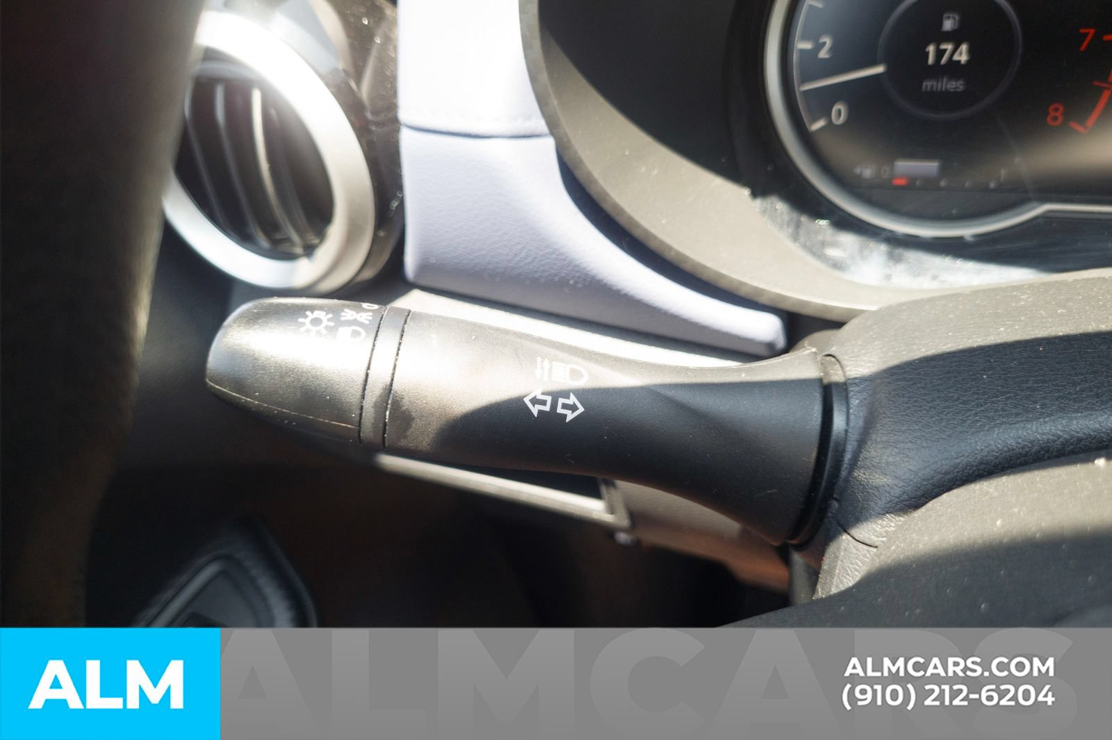 Used 2024 Nissan Versa SV FWD image 33