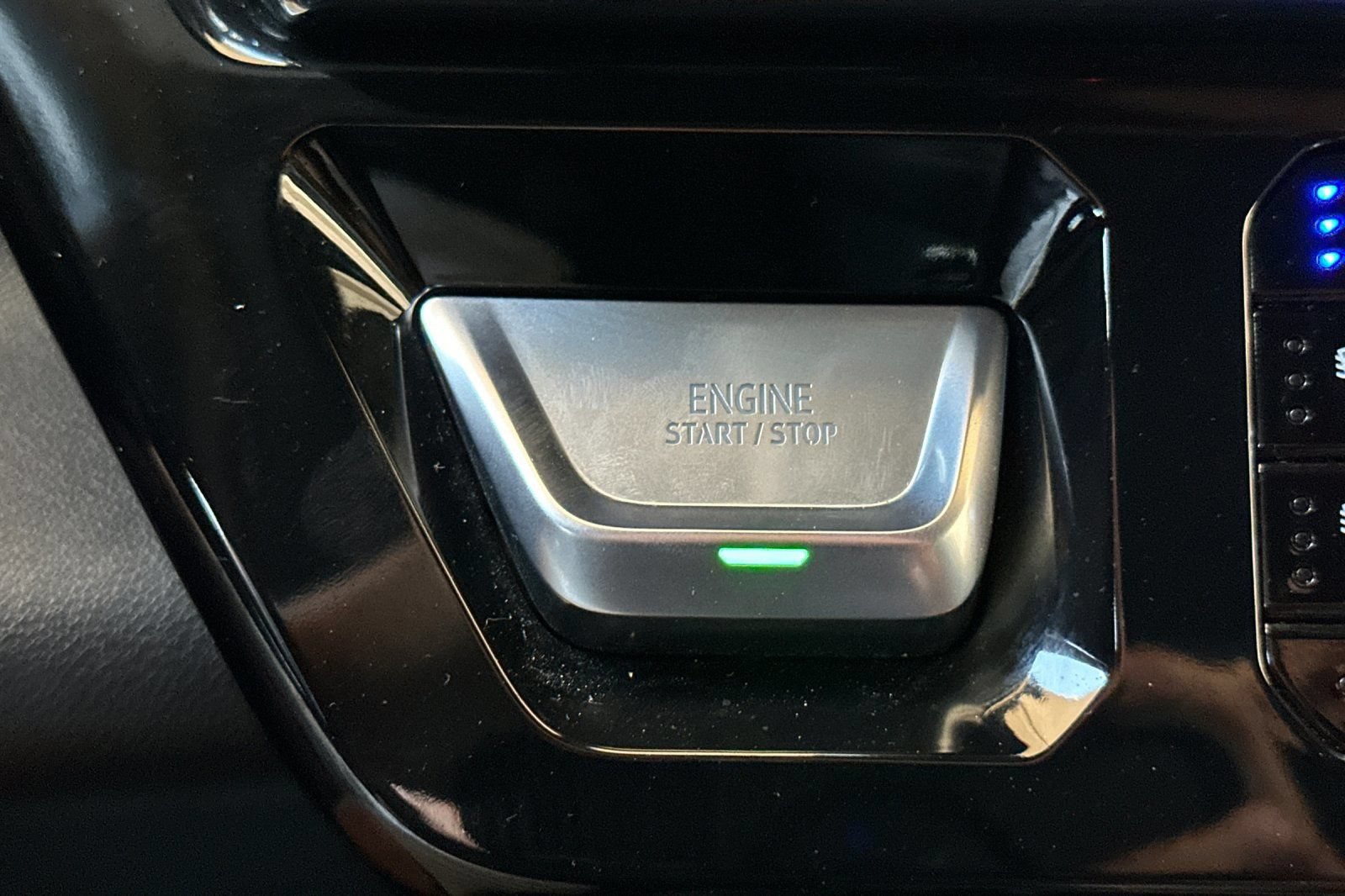 Certified 2025 GMC Sierra 1500 Denali AWD/4WD image 23