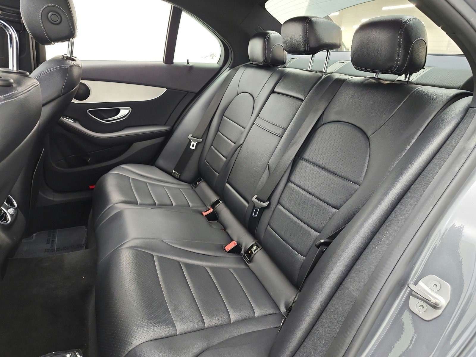 Used 2018 Mercedes-Benz C 350e Sedan image 16