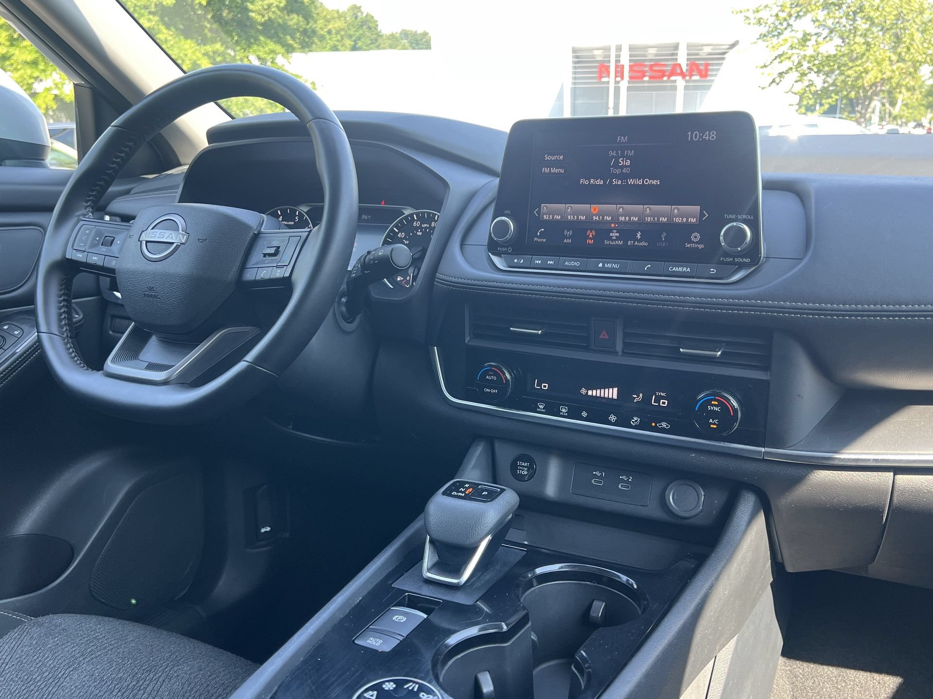 Used 2025 Nissan Rogue SV AWD/4WD image 3