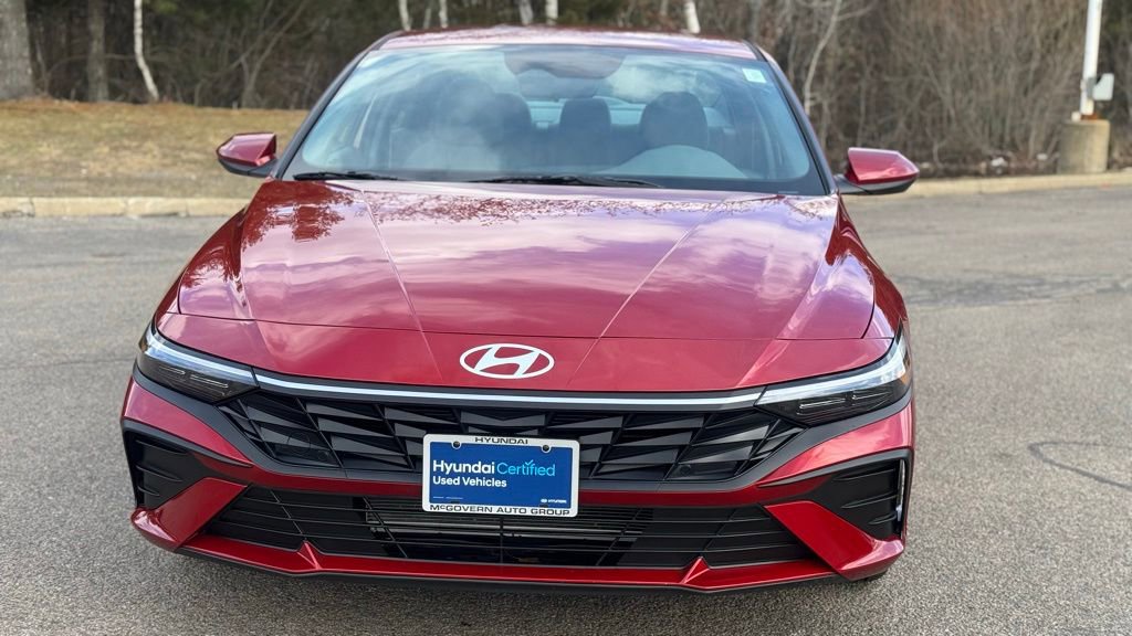 Used 2025 Hyundai Elantra SE image 2