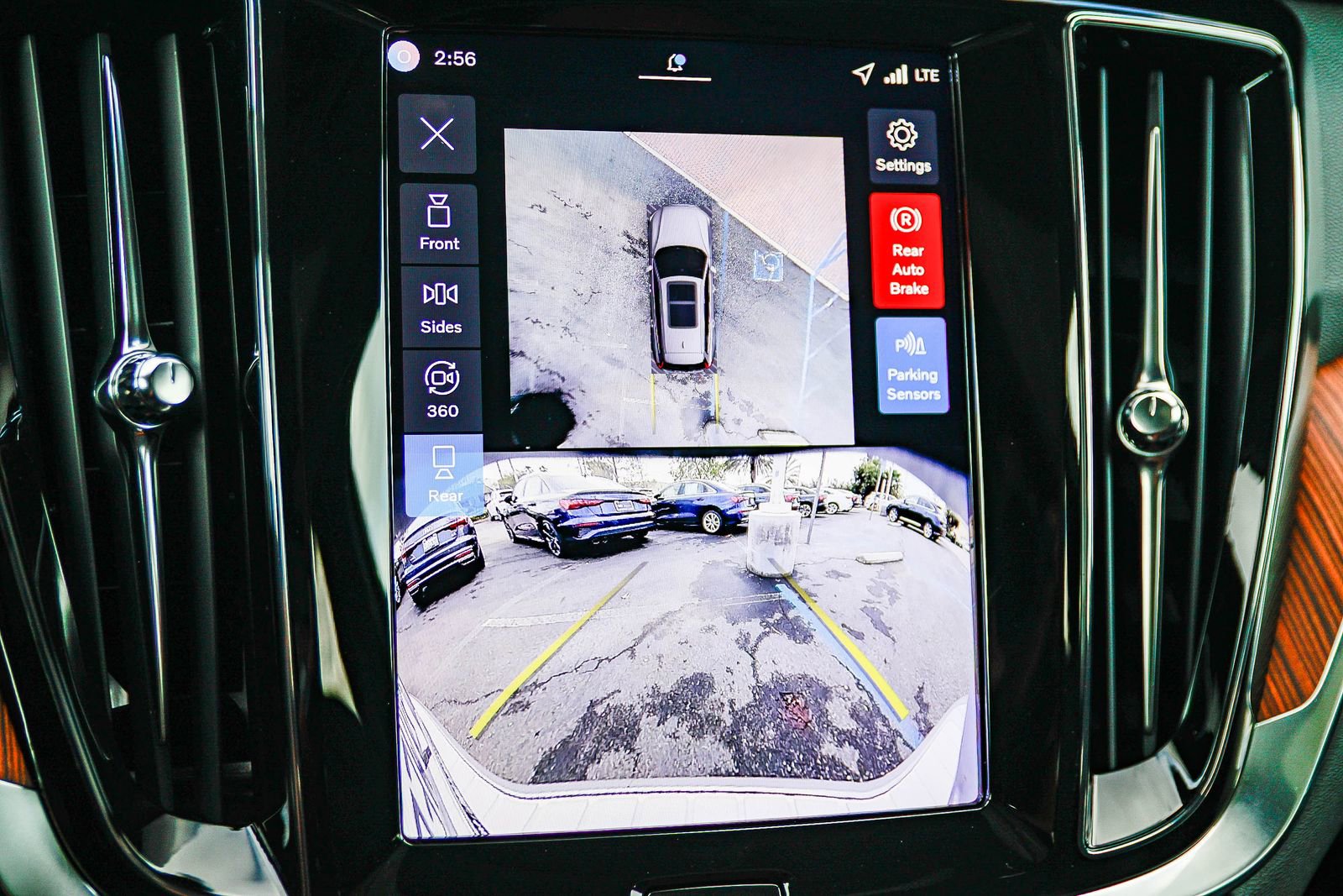 Certified 2026 Volvo V60 B5 Cross Country Plus w/ Climate Package image 27