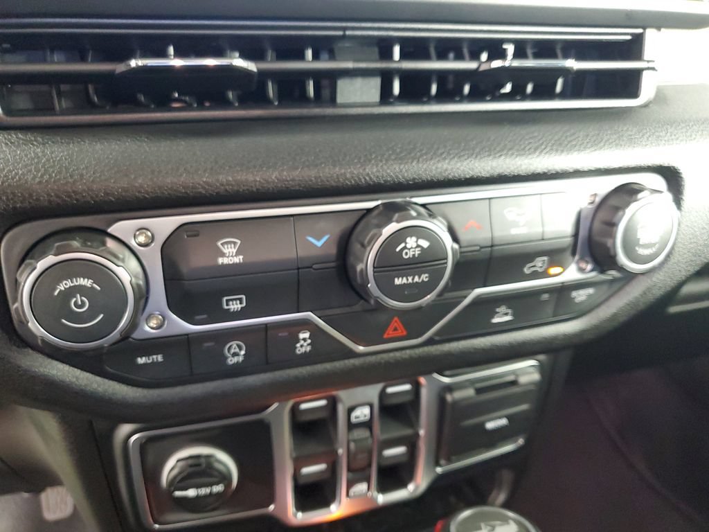 Used 2026 Jeep Wrangler Unlimited Sport AWD/4WD image 19