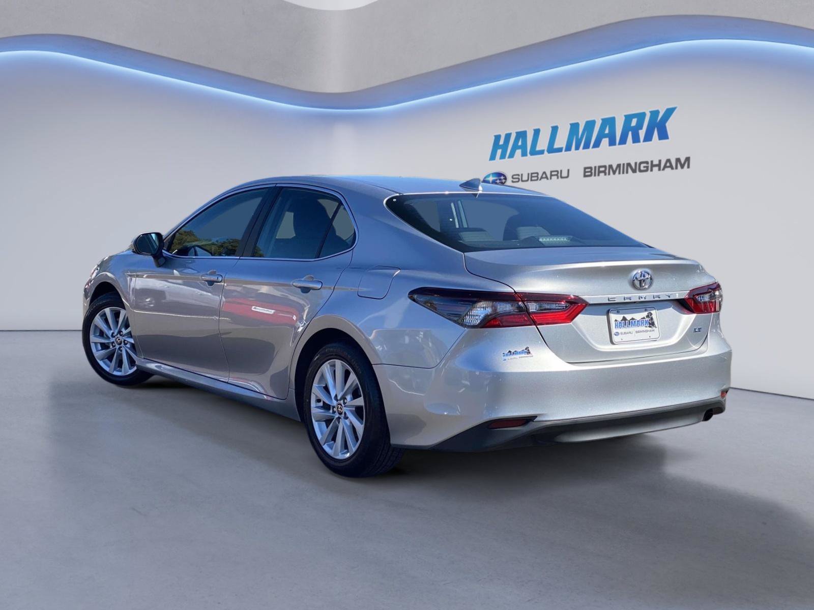 Used 2022 Toyota Camry LE FWD image 5