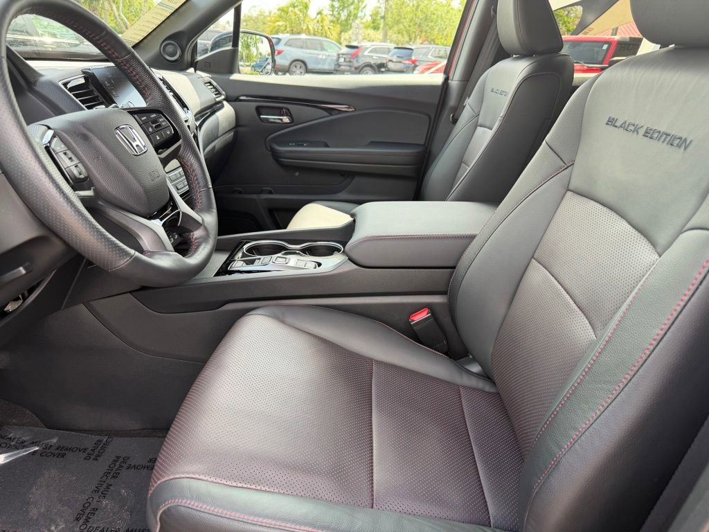 Used 2025 Honda Ridgeline Black Edition image 16
